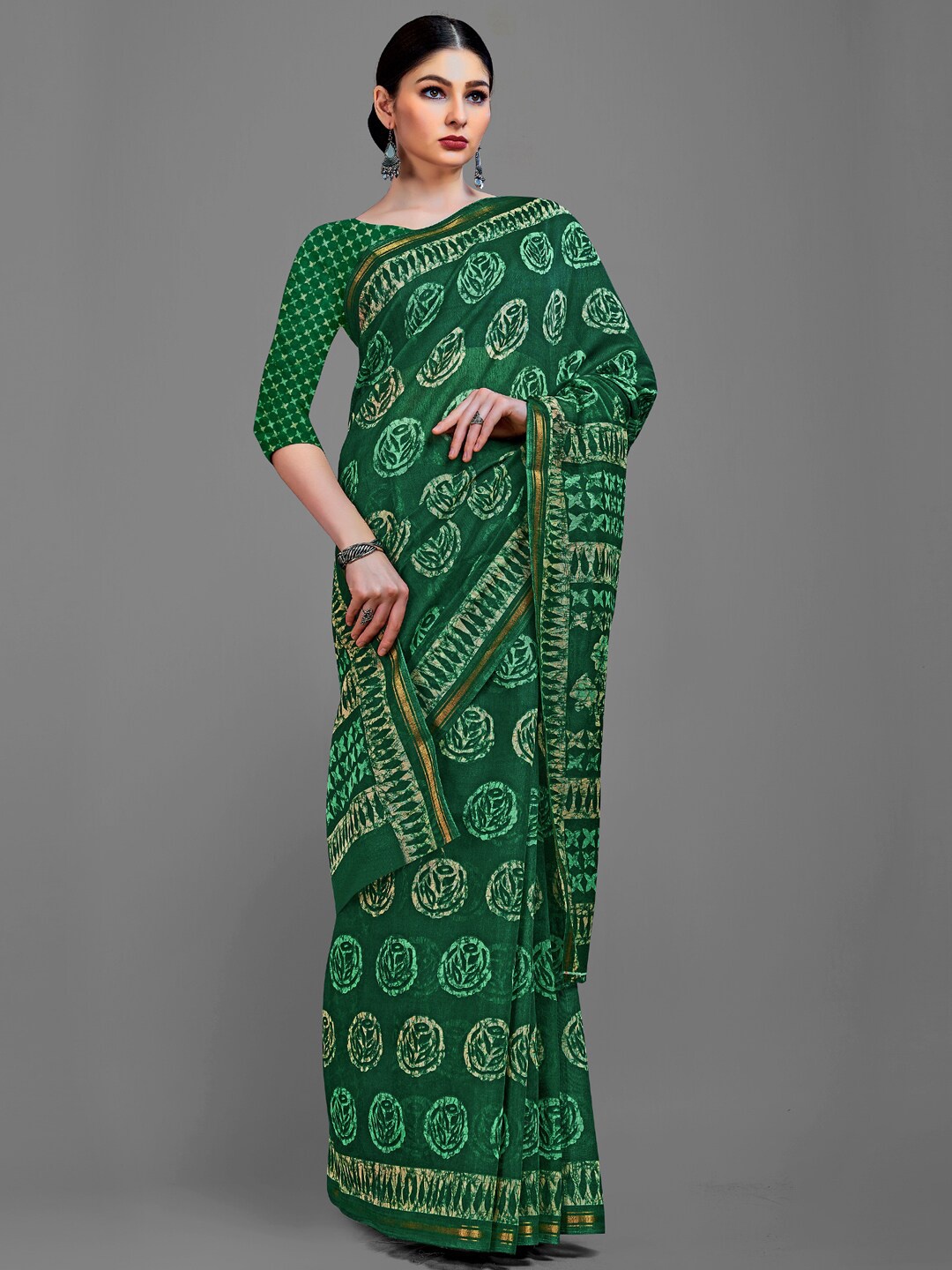 

Shaily Green & White Floral Block Printed Saree