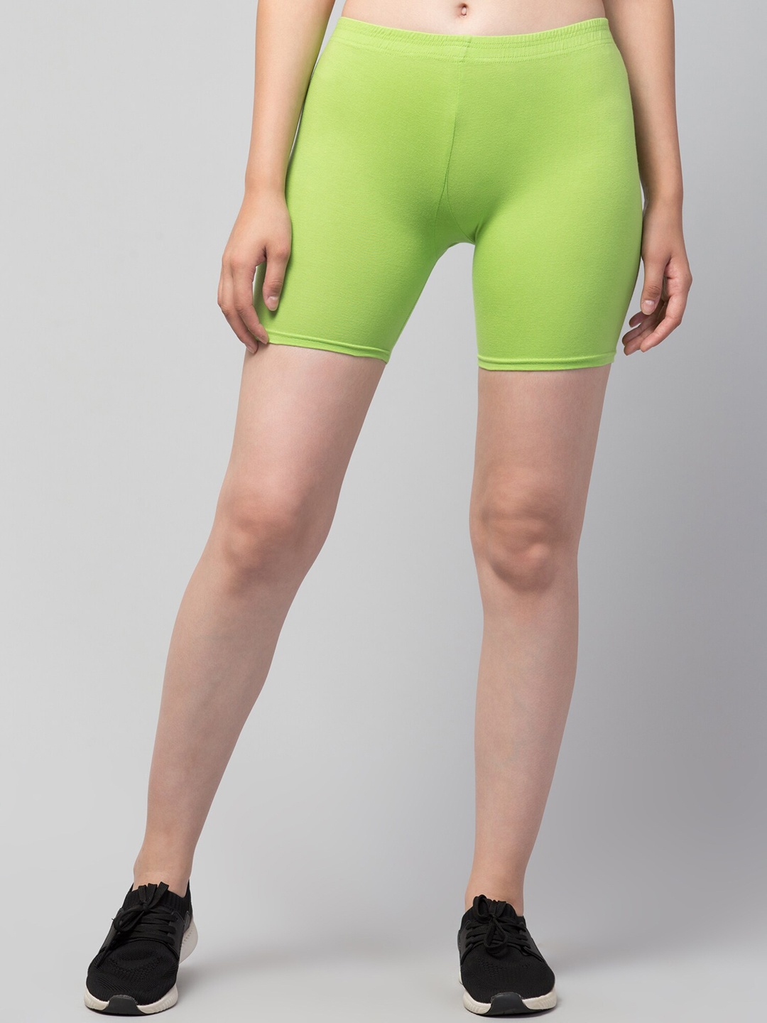 

Apraa & Parma Women Skinny Fit Mid-Rise Pure Cotton Cycling Sports Shorts, Green