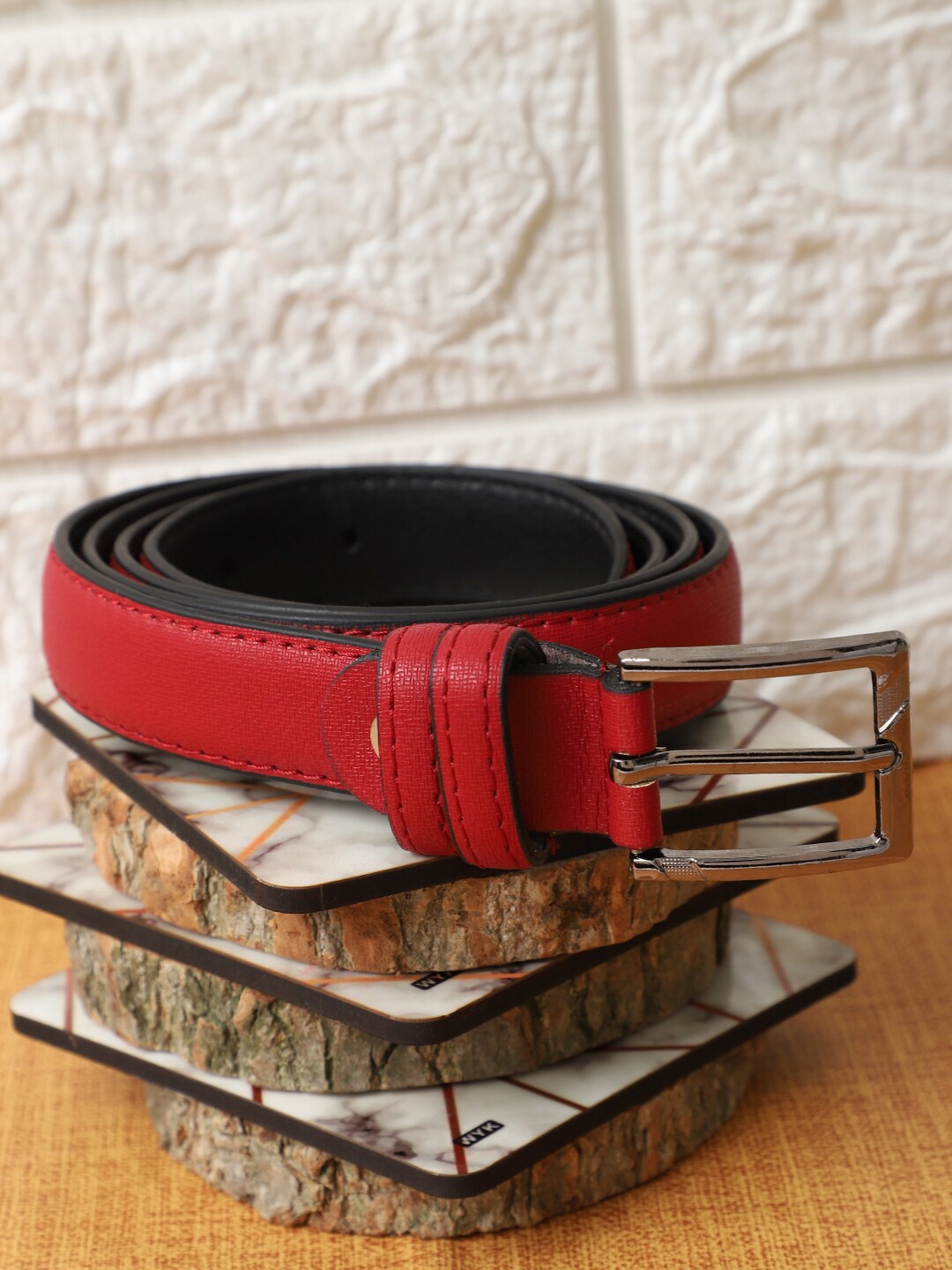 

The Mini NEEDLE Women Textured Slim Belt, Red