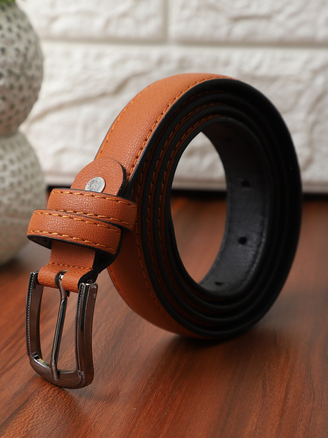 

The Mini NEEDLE Women Tang Closure Slim Belt, Tan
