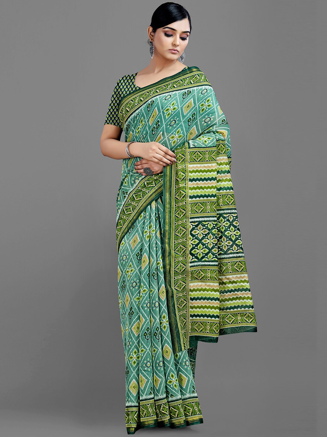 

KALINI Bandhani Printed Zari Saree, Green