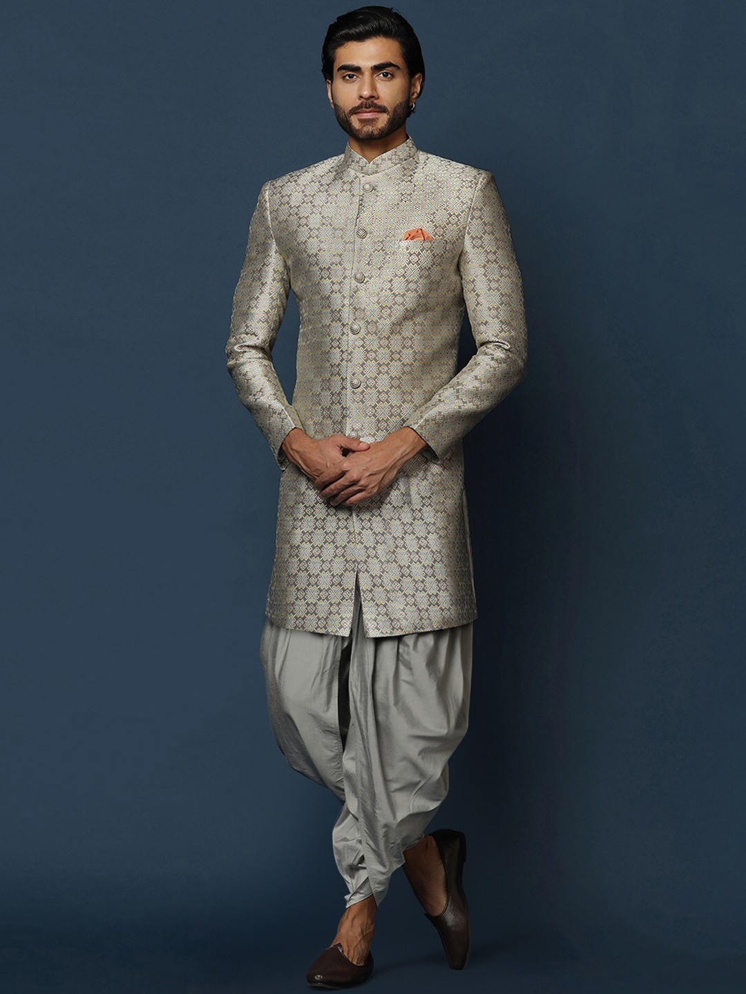 

KISAH Men Woven Design Cotton Indowestern Sherwani Set, Grey