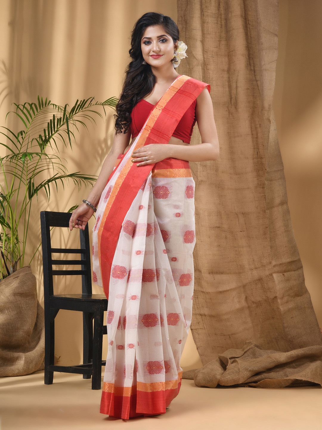 

DESH BIDESH Floral Woven Design Pure Cotton Taant Saree, Red