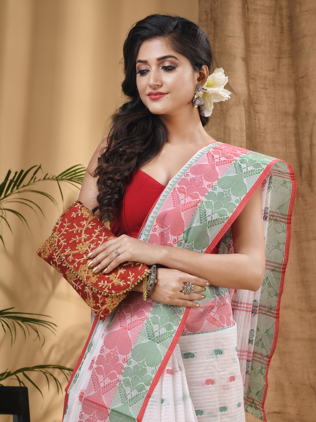 

DESH BIDESH Ethnic Motif Woven Design Pure Cotton Taant Saree, White