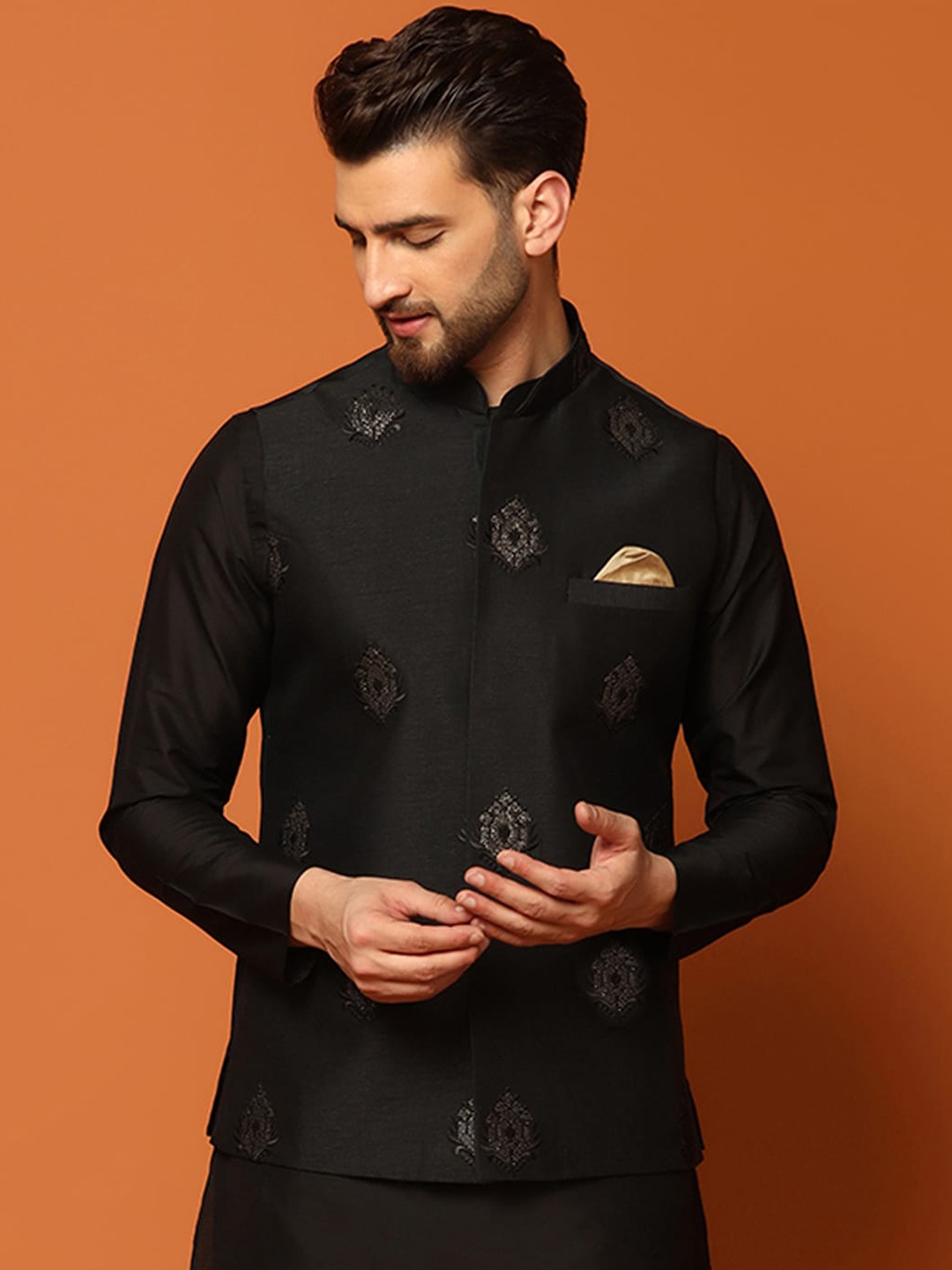 

KISAH Men Embroidered Regular Fit Ethnic Motifs Nehru Jacket, Black