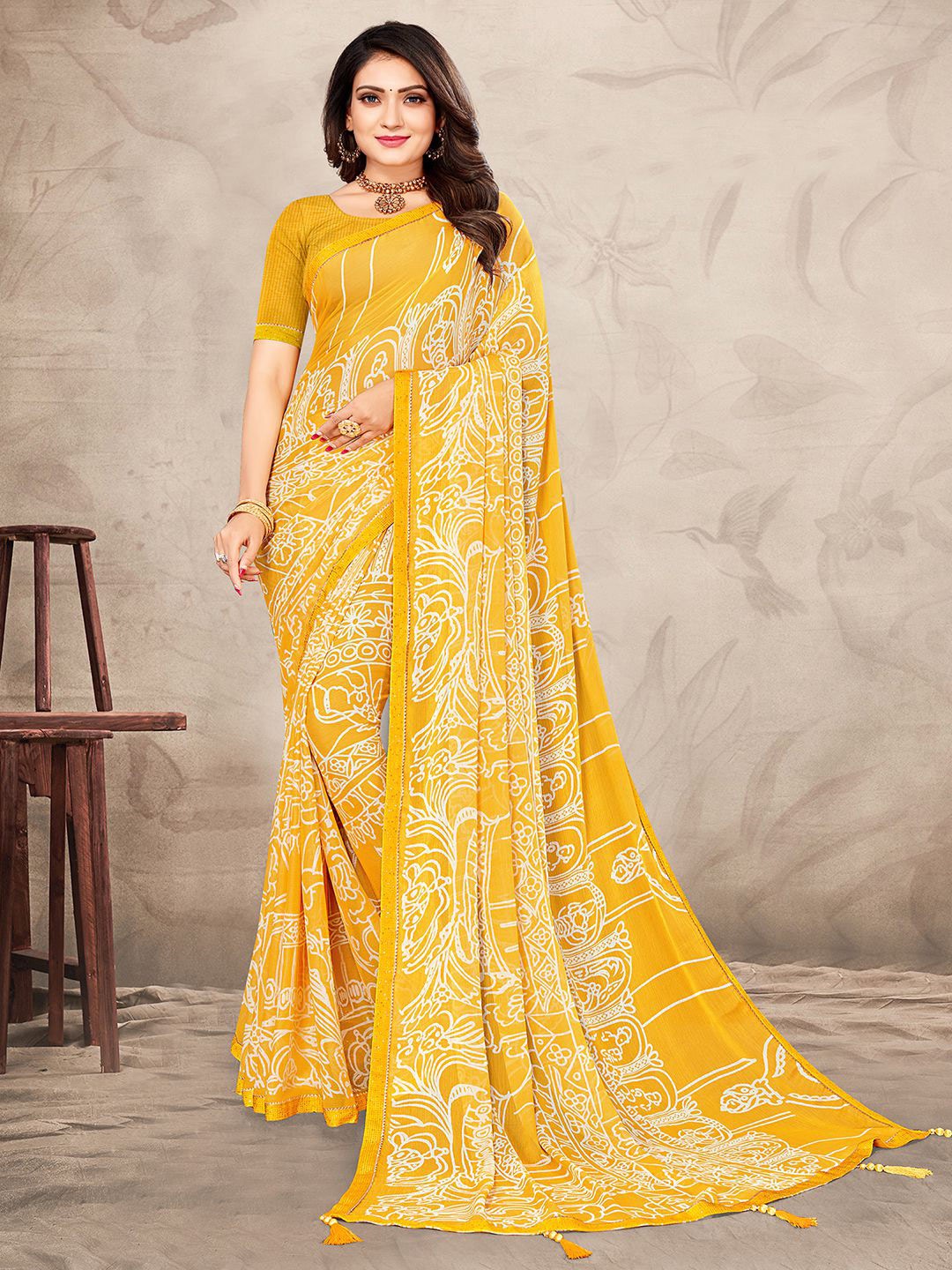 

Satrani Yellow & White Floral Printed Saree