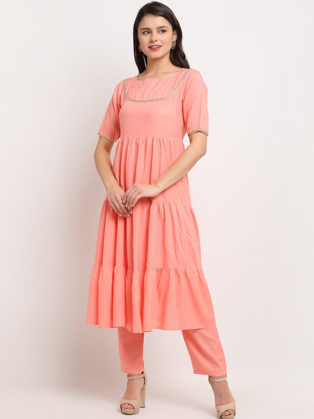 

The Mini NEEDLE Regular Kurta With Trousers, Peach