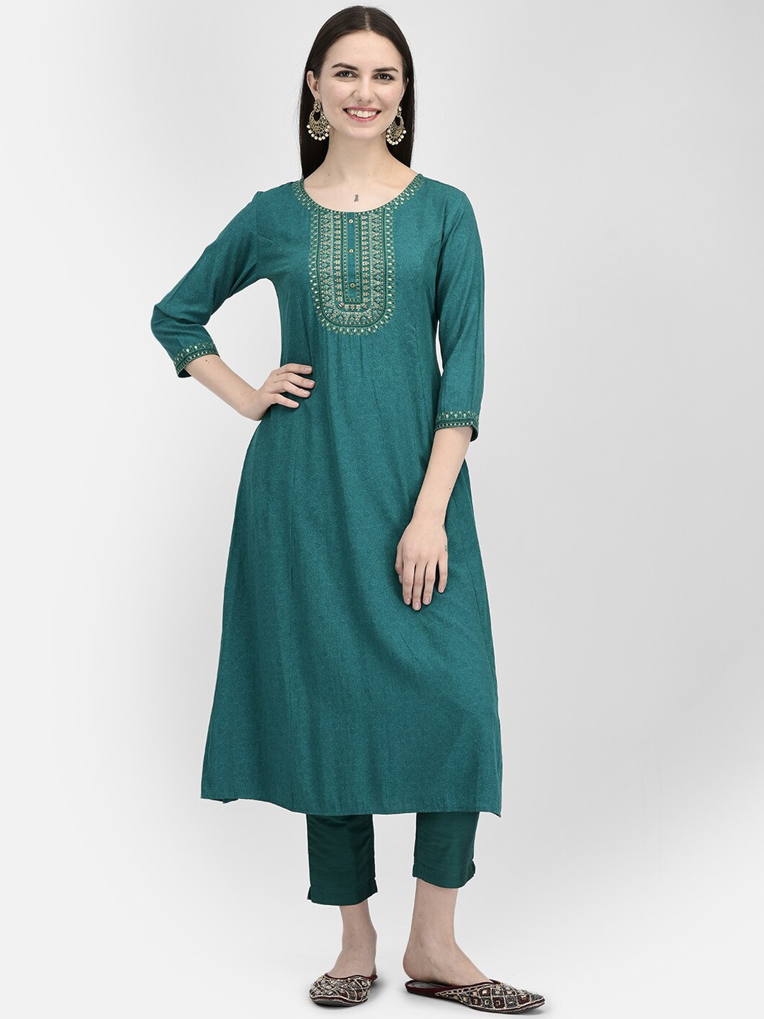 

Span Floral Printed Thread Work A-Line Kurta, Green