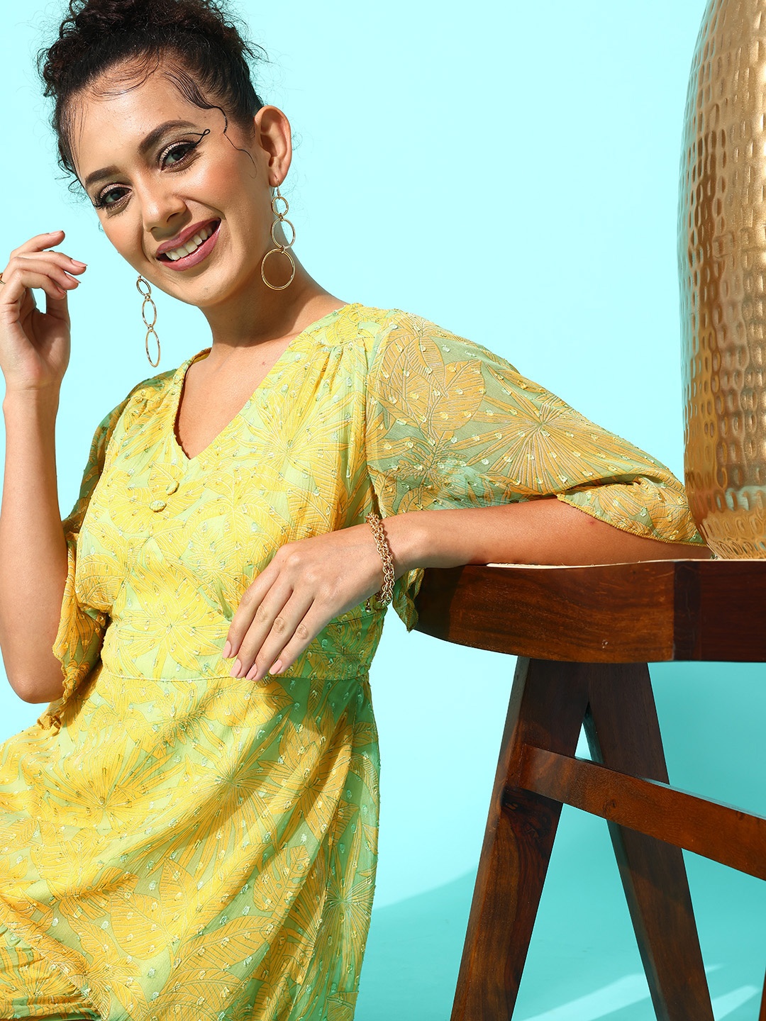 

Antheaa Yellow & Green Floral Print Flared Sleeves Chiffon A-Line Midi Dress