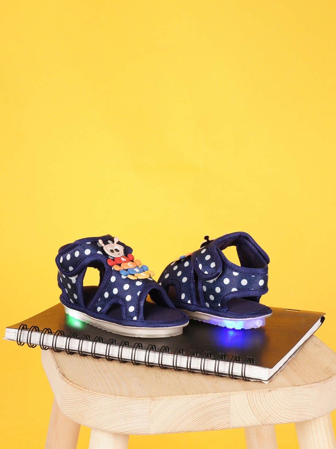 

CHiU Infants Polka Dot Printed LED Comfort Sandals, Navy blue