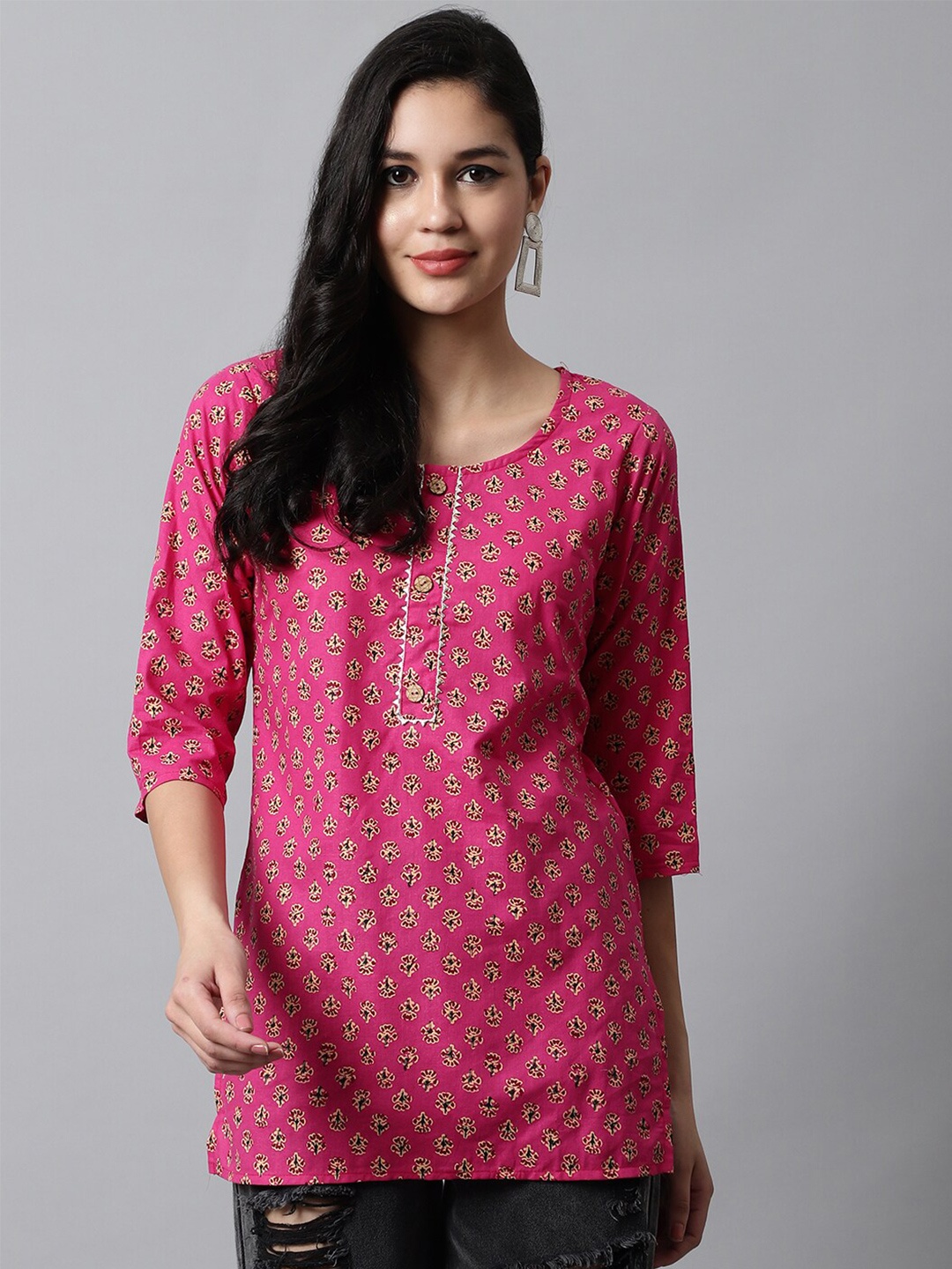 

SOUNDARYA Ethnic Motifs Printed Gotta Patti Pure Cotton Kurti, Pink