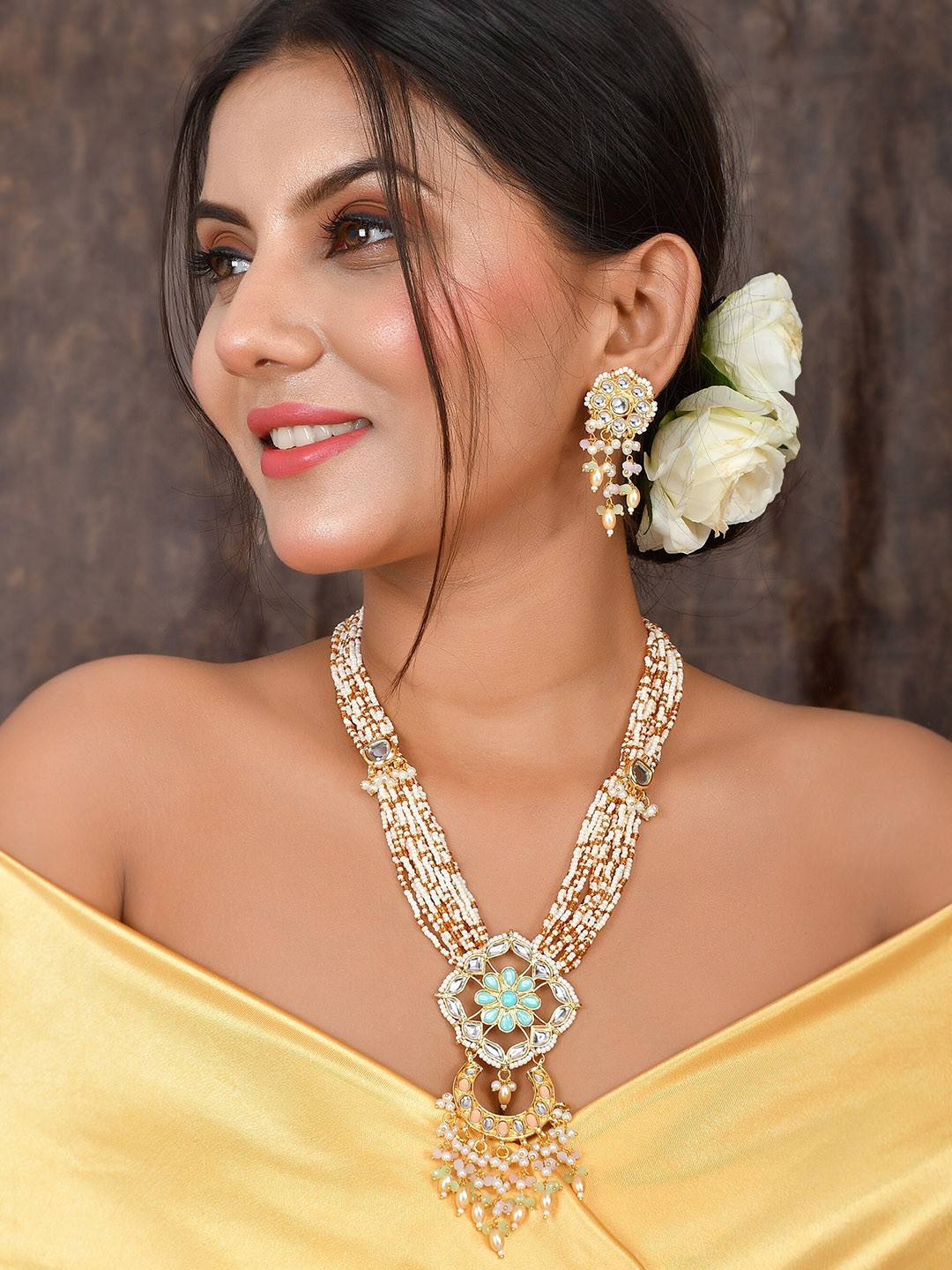 

DASTOOR Gold-Plated Kundan-Studded & Beaded Jewellery Set