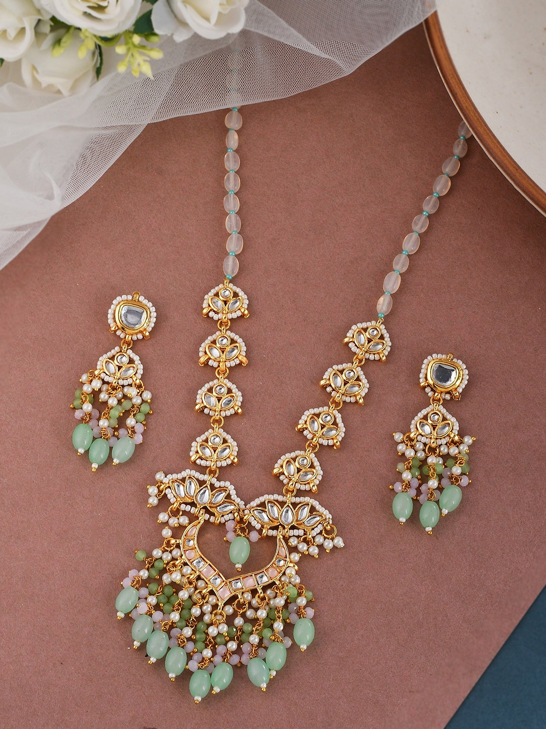 

DASTOOR Gold-Plated Kundan Studded & Beaded Necklace & Earrings