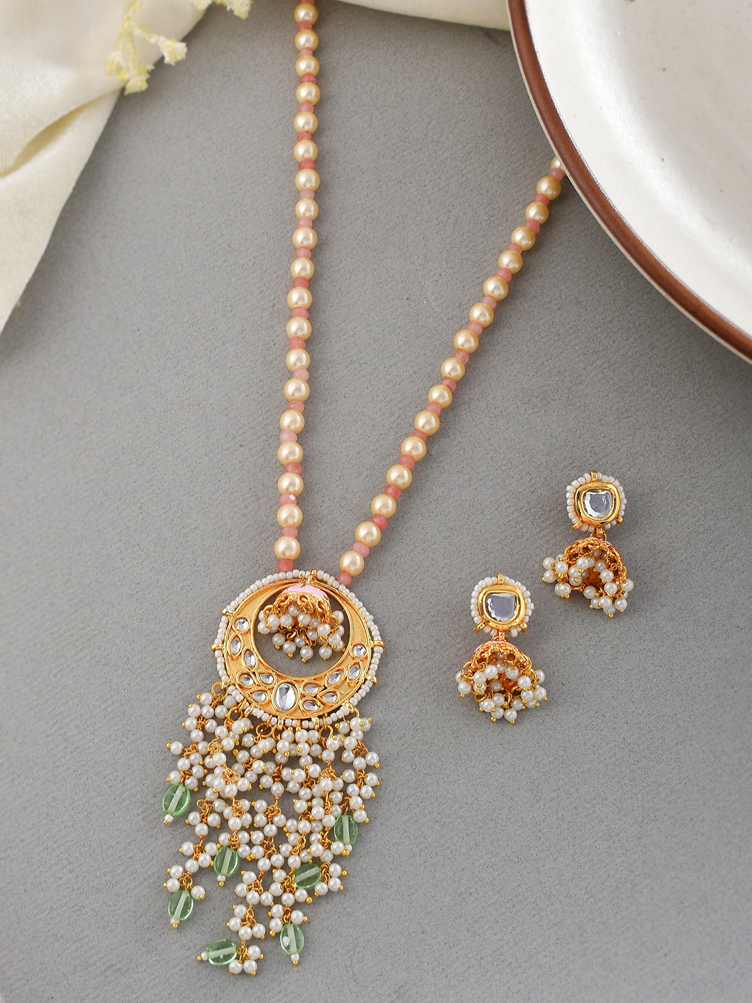 

DASTOOR Gold-Plated Kundan-Studded Jewellery Set