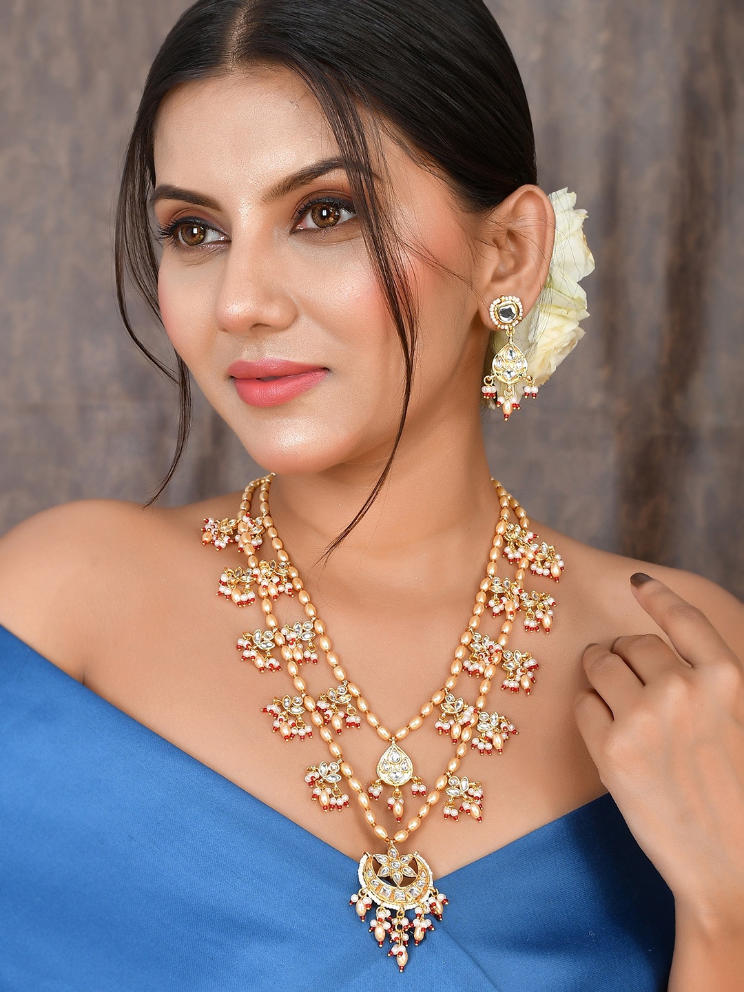 

DASTOOR Gold-Plated Kundan-Studded & Beaded Necklace & Earrings