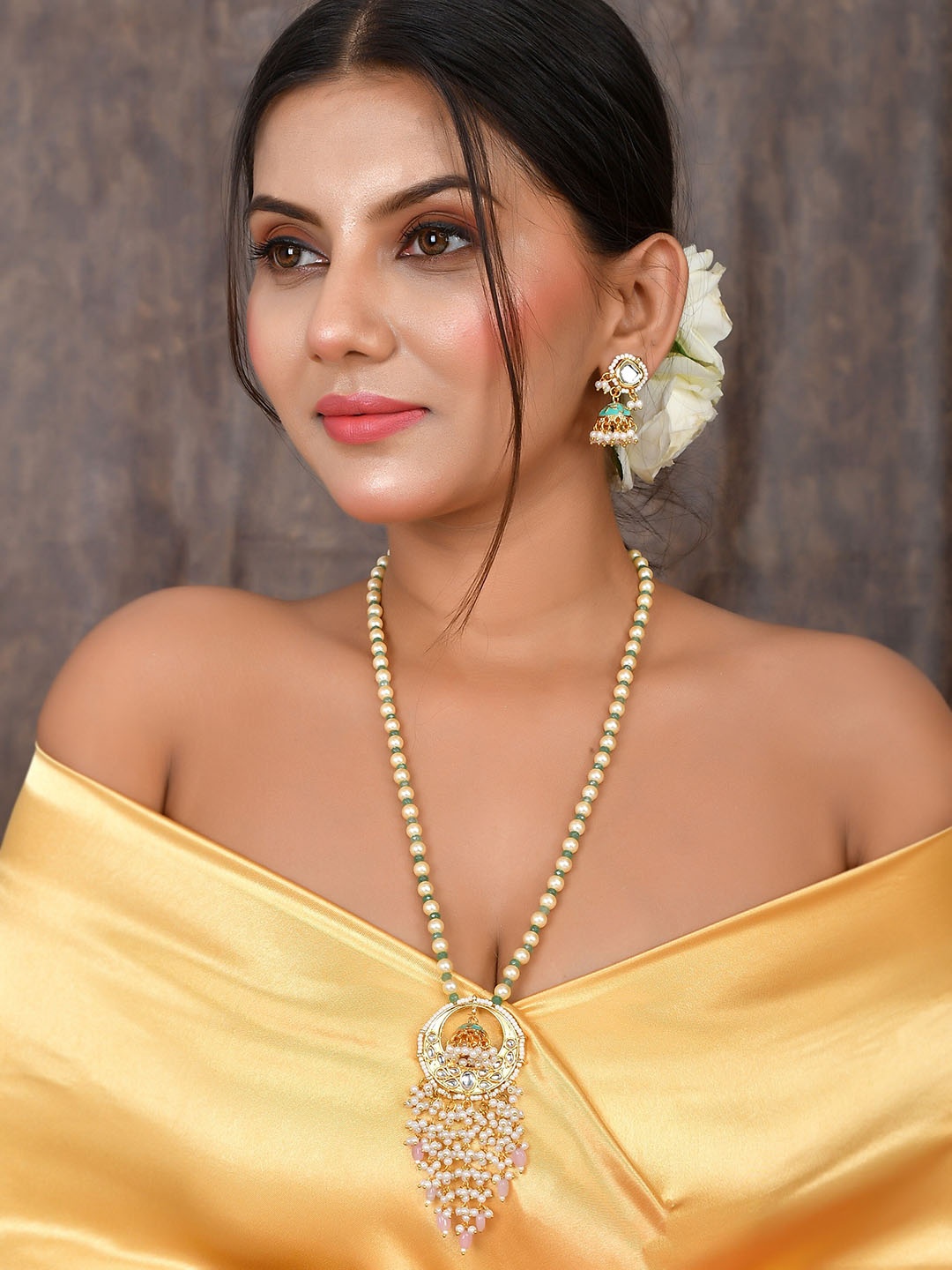 

DASTOOR Gold-Plated Kundan-Studded & Beaded Jewellery Set