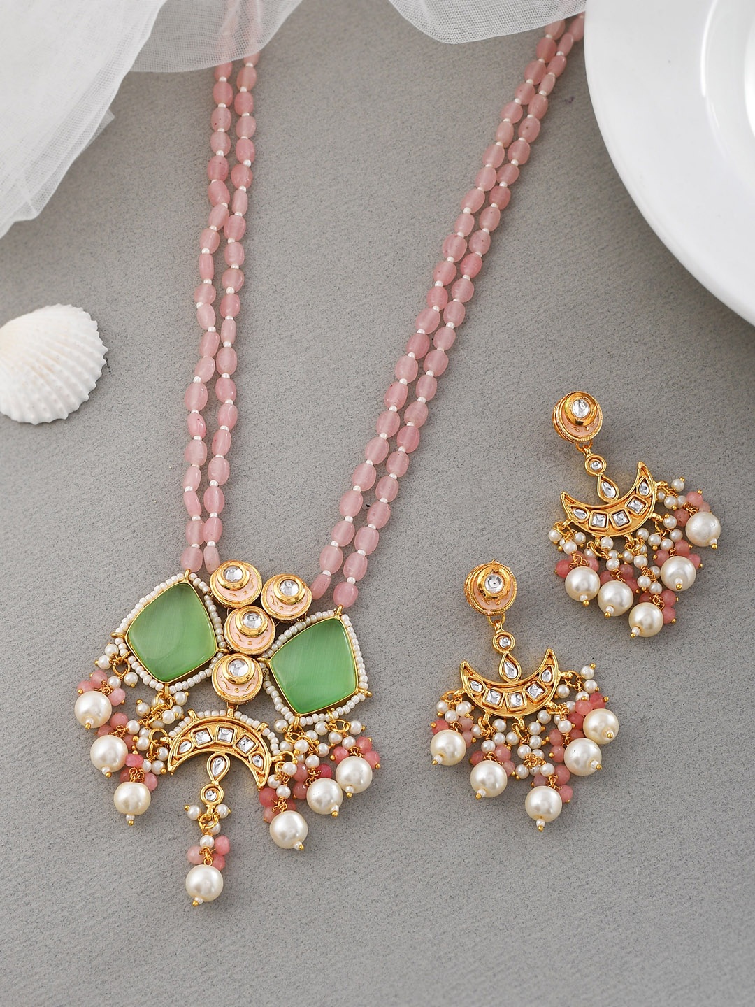 

DASTOOR Gold-Plated Kundan-Studded & Beaded Jewellery Set, Pink
