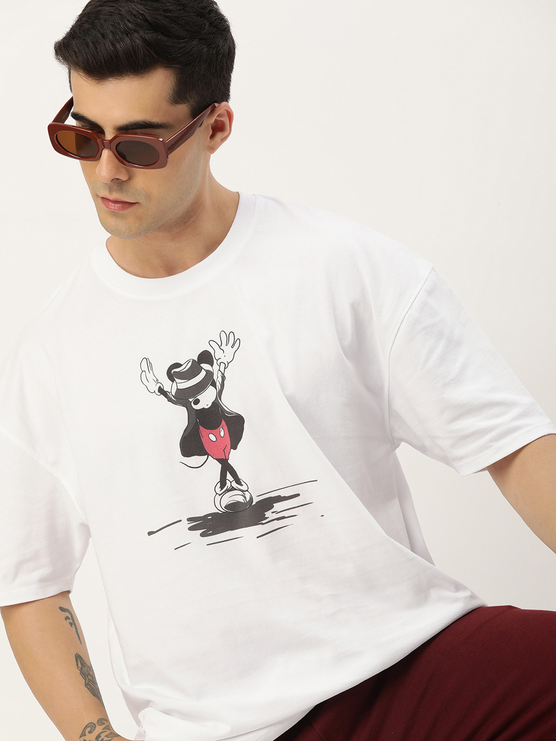 

Kook N Keech Men Mickey Mouse Printed Pure Cotton Loose T-shirt, White