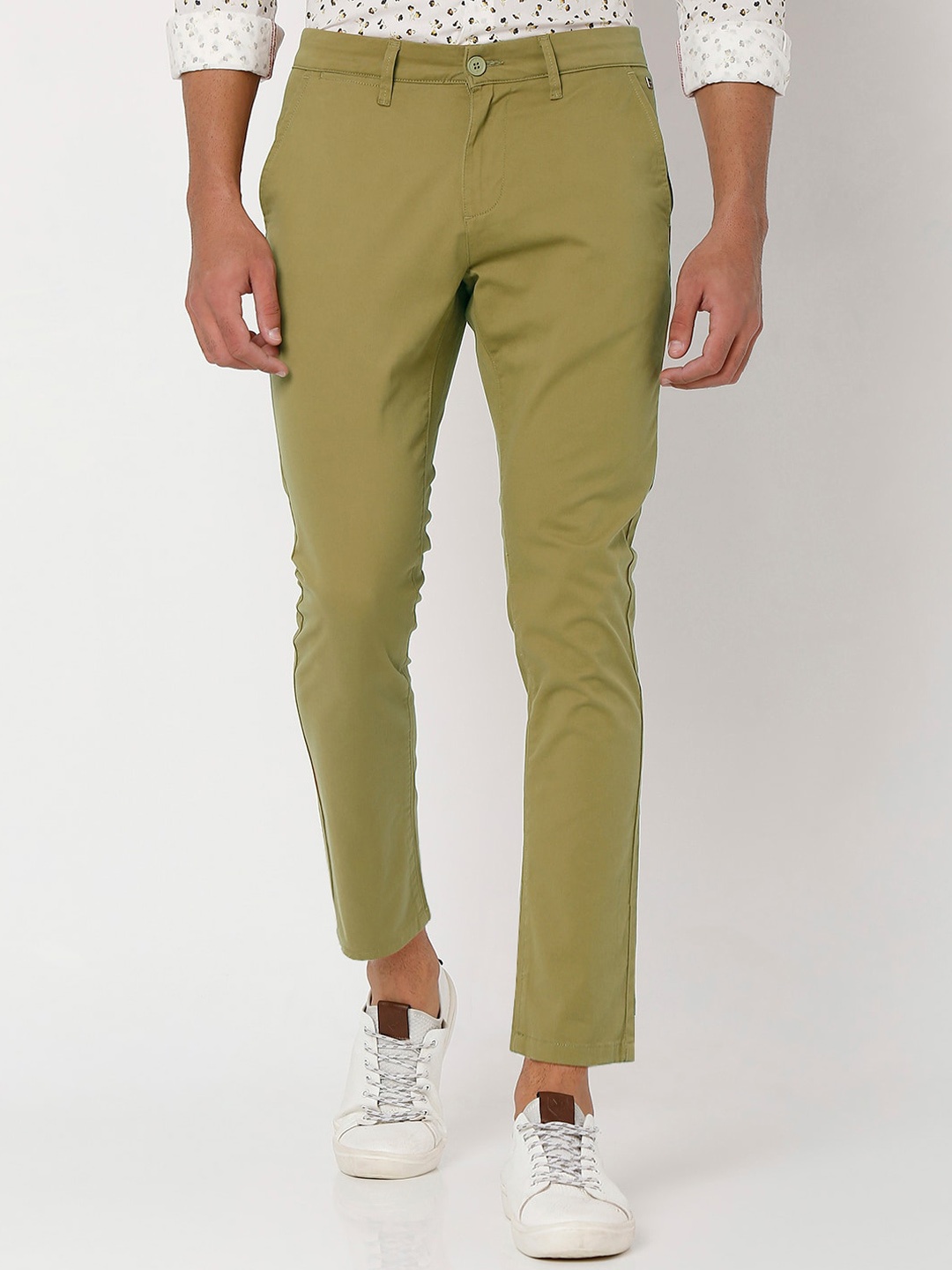 

Mufti Men Slim Fit Mid-Rise Easy Wash Chino Trousers, Green