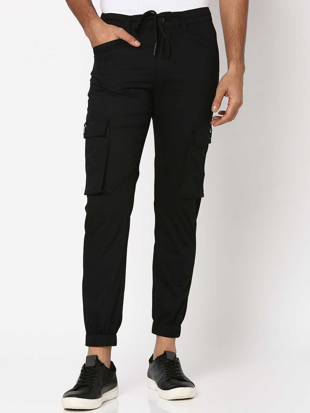 

Mufti Men Mid-Rise Skinny Fit Joggers, Black