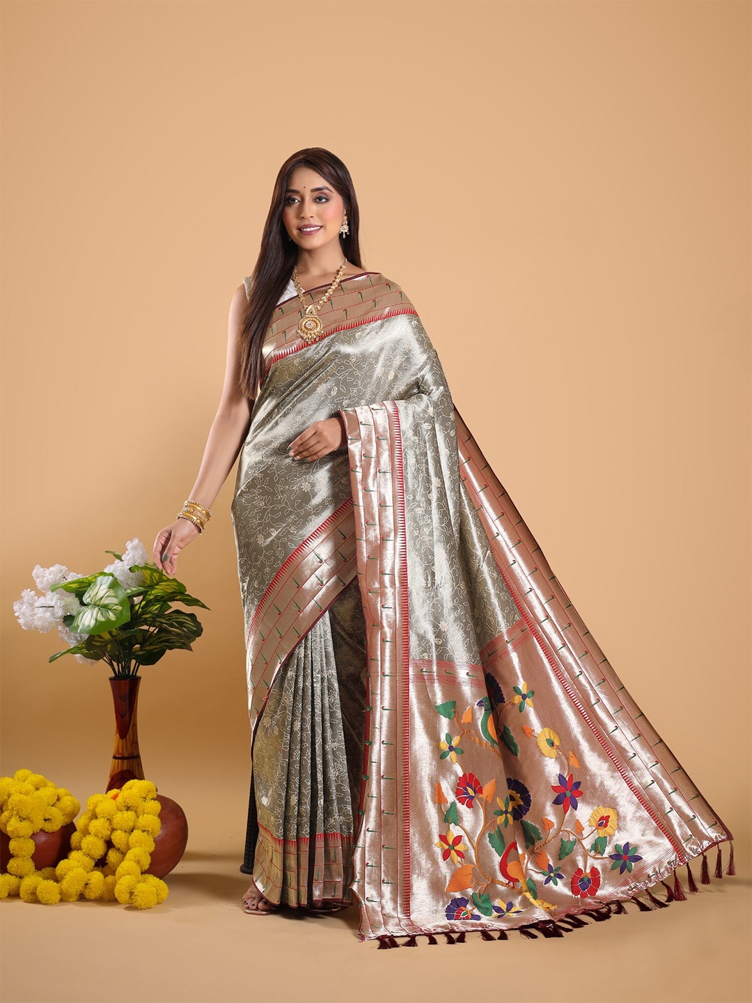 

Mitera Grey & Pink Floral Printed Zari Paithani Saree