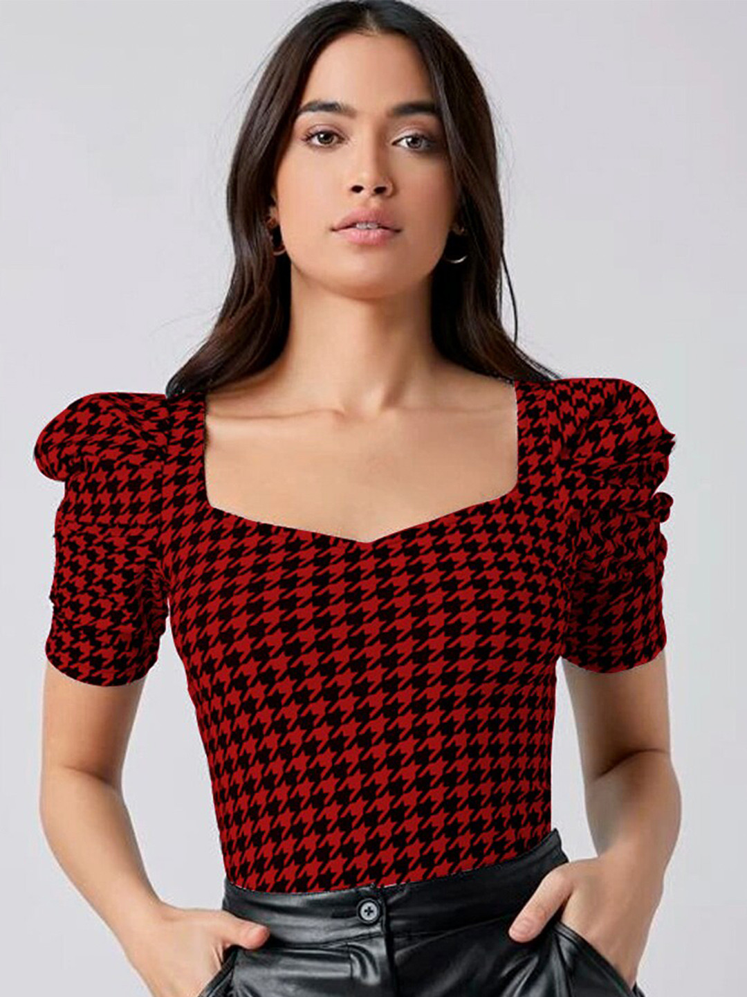 

RAJOVATI Geometric Printed Sweetheart Neck Puff Sleeves Fitted Top, Red