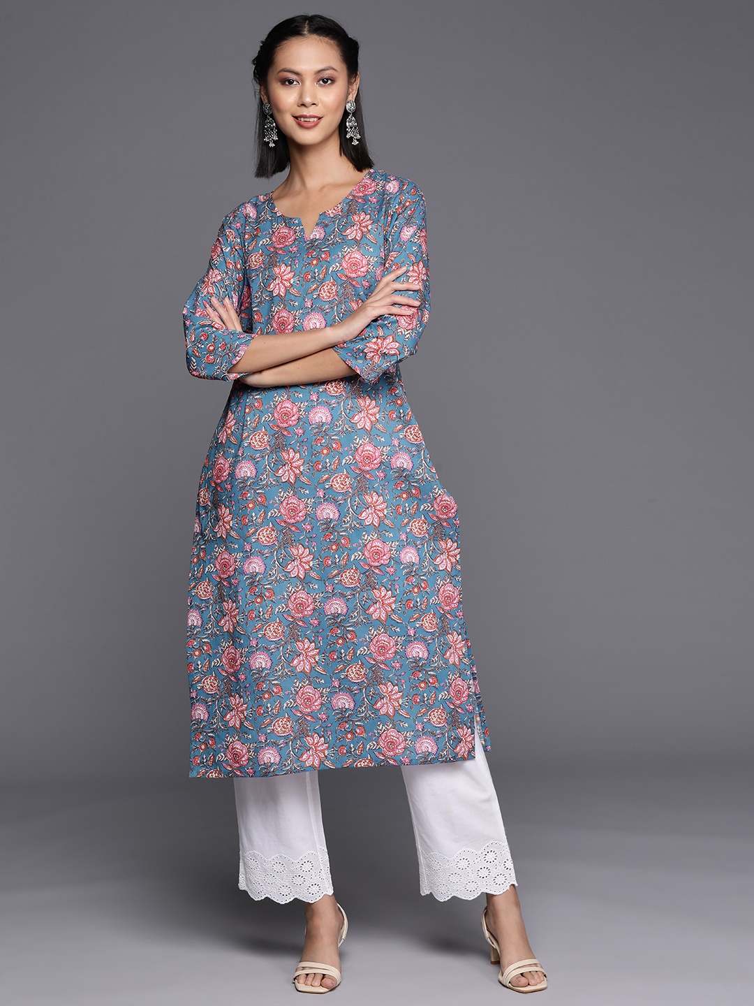 

Varanga Women Floral Printed Cotton Kurta, Turquoise blue