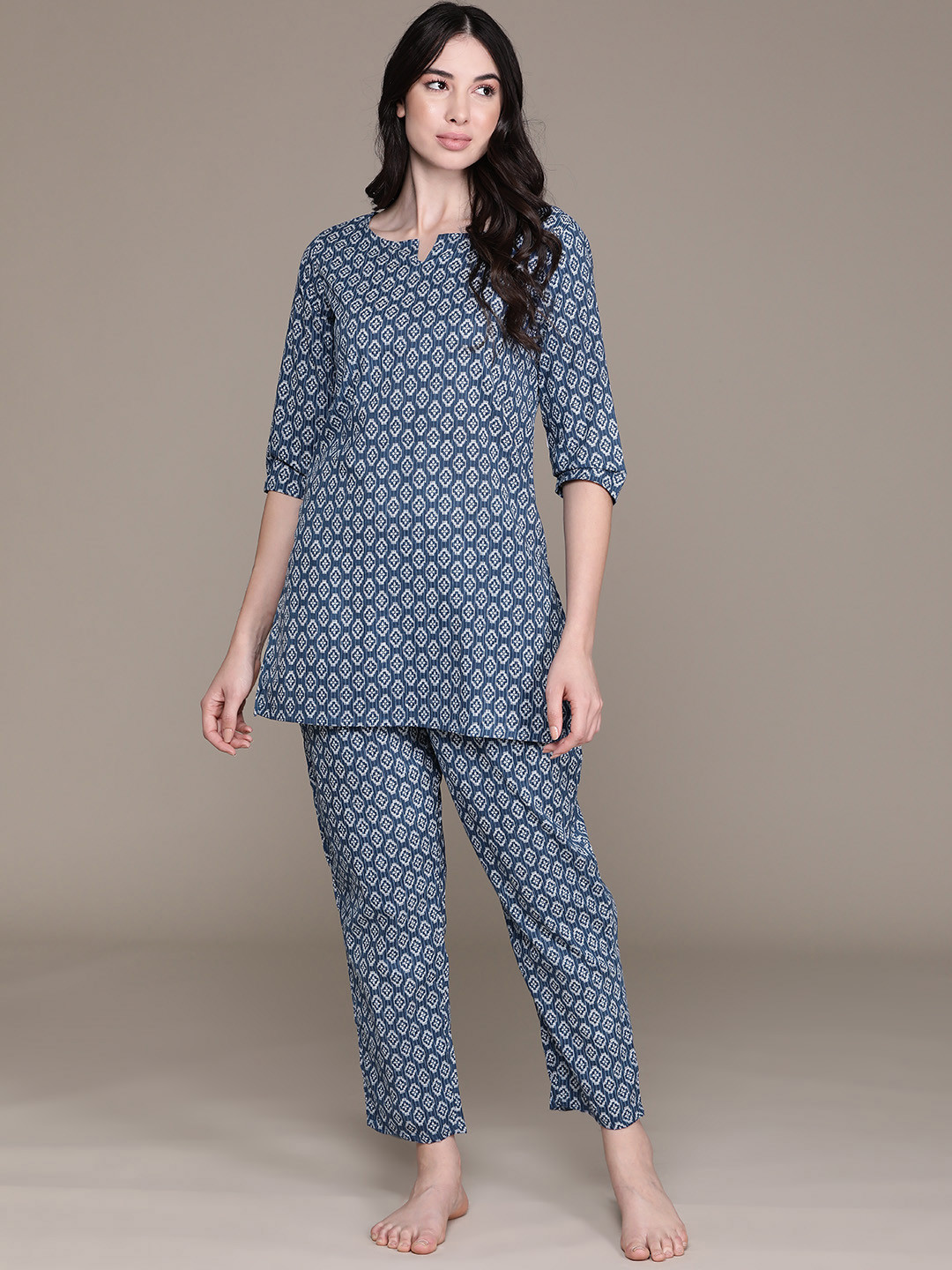 

Anubhutee Ethnic Motifs Printed Pure Cotton Night Suit, Navy blue