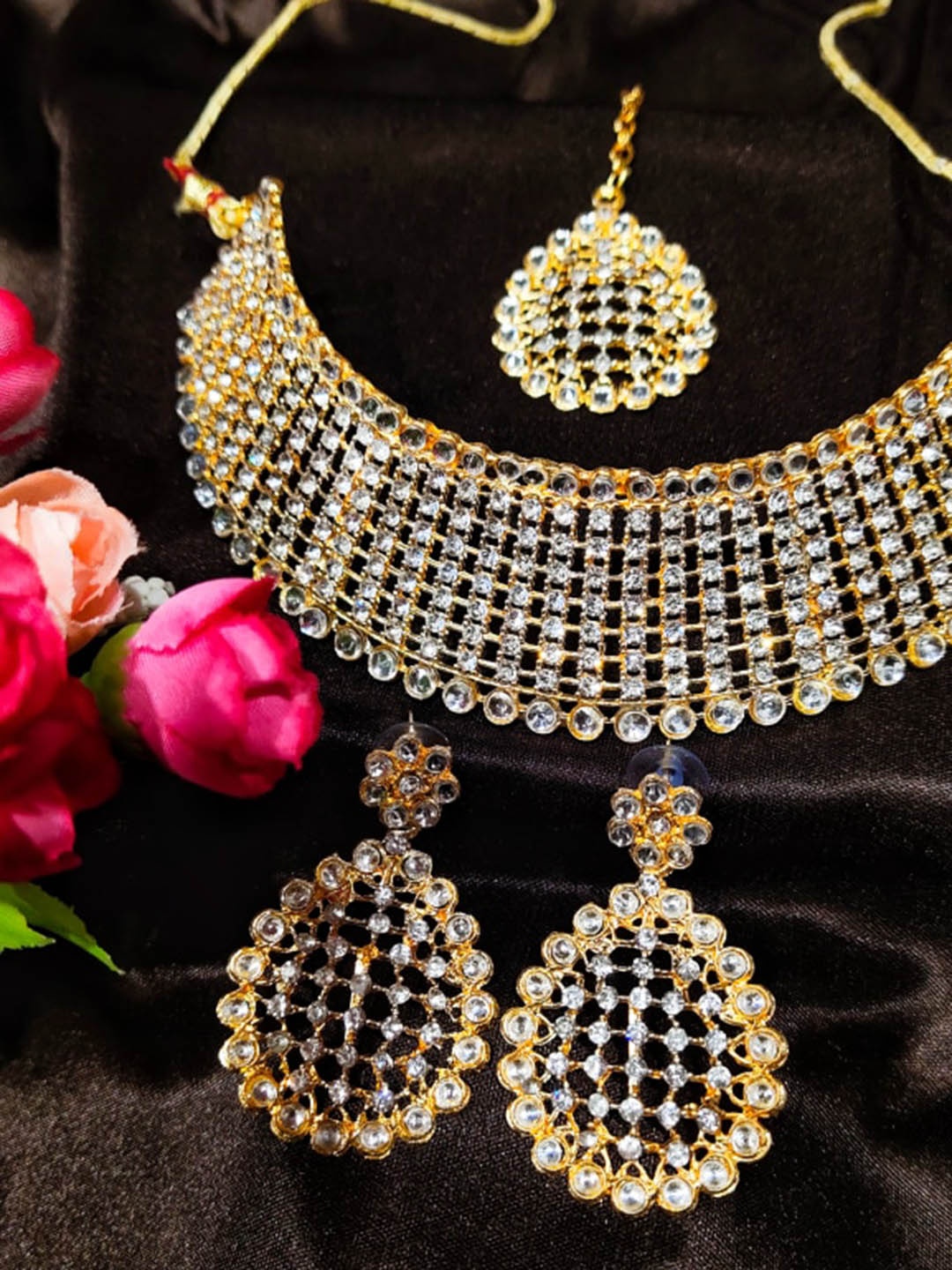

FEMMIBELLA Gold-Plated Stones-Studded Necklace & Earrings