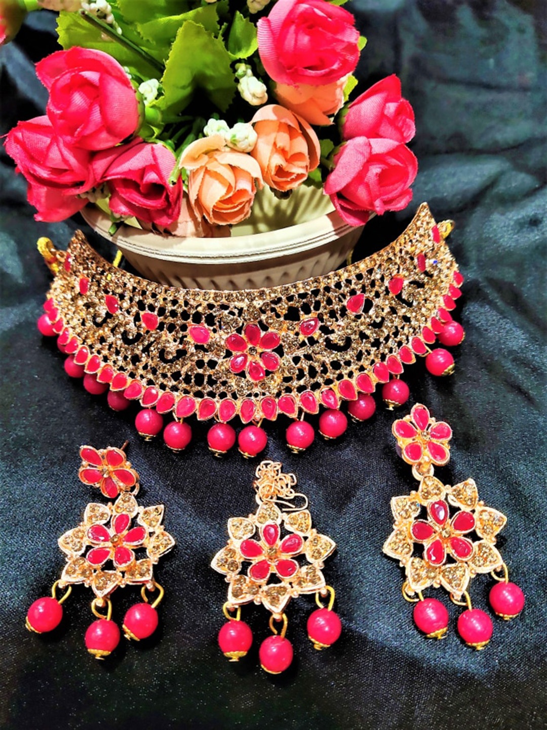 

FEMMIBELLA Gold-Plated Stone-Studded Necklace & Earrings