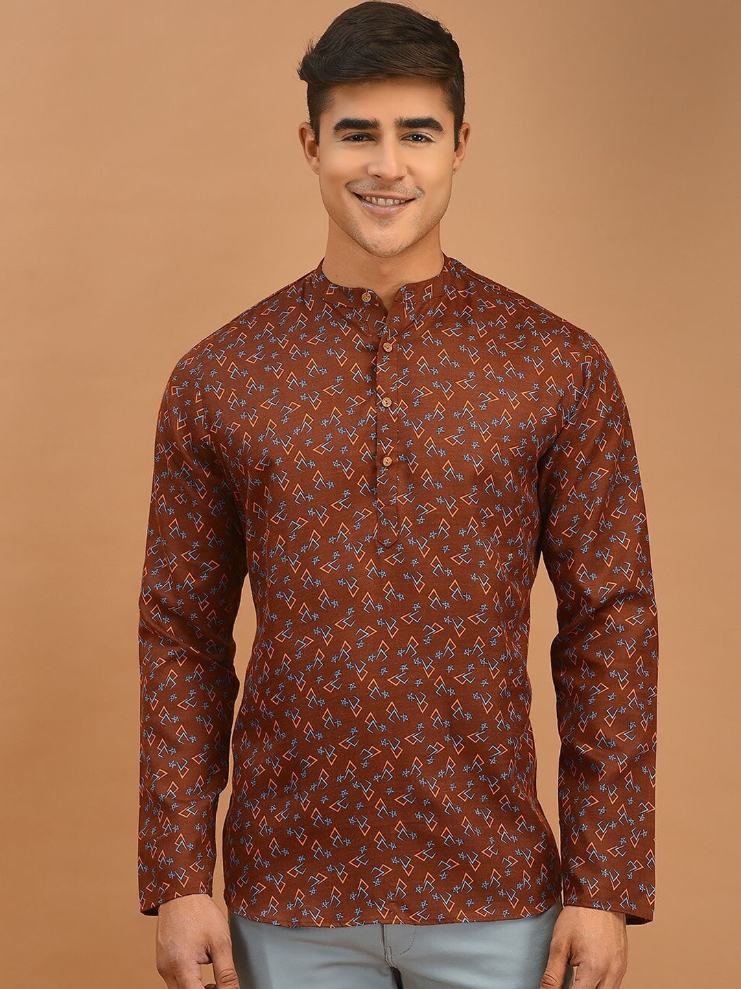

DEYANN Geometric Printed Band Collar Short Cotton Kurta, Maroon