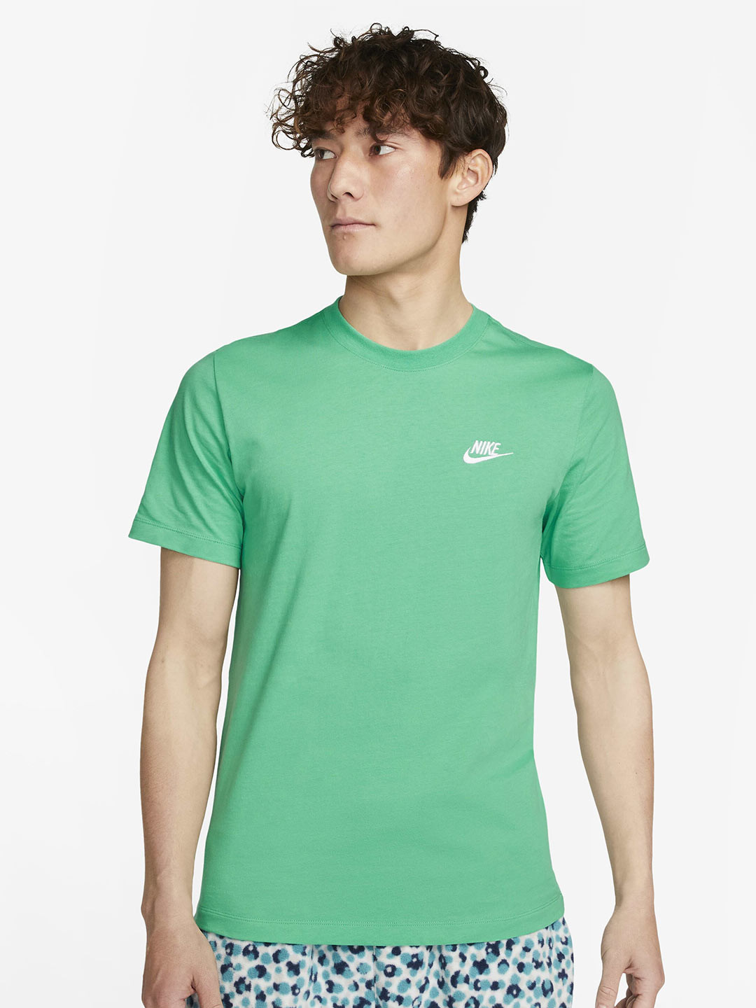 

Nike Brand Logo Embroidered Detail Pure Cotton Sportswear Club T-Shirt, Green