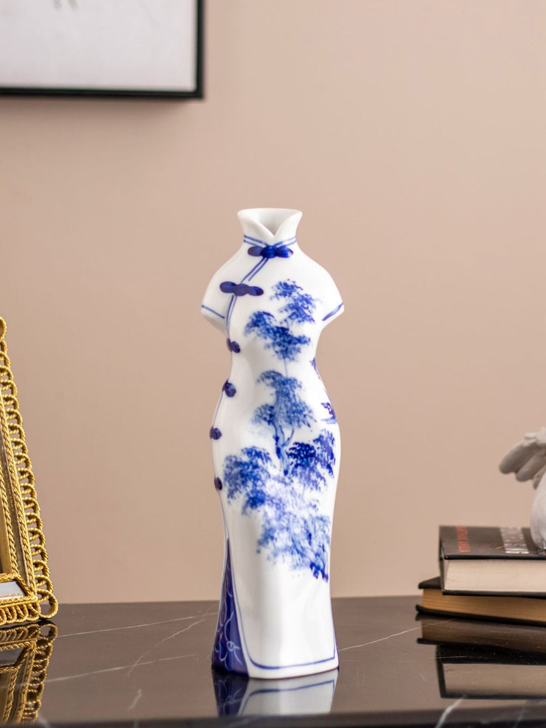 

THEDECORKART White & Blue Floral Printed Cheongsam-Shaped Ceramic Vase-Small