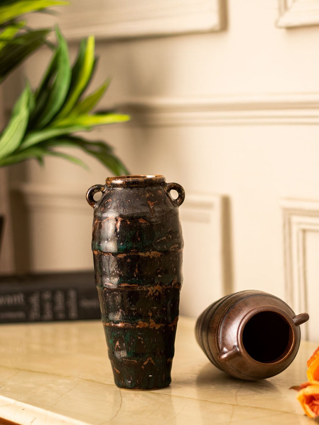 

THEDECORKART Brown Textured Timeworn Antiqued Ceramic Vase