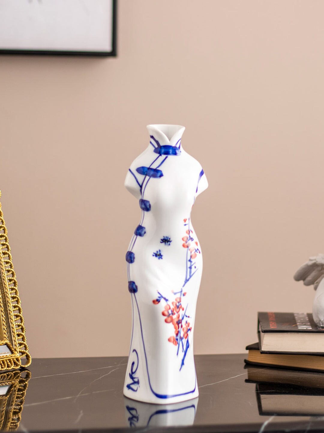 

THEDECORKART White & Blue Floral Printed Cheongsam-Shaped Ceramic Vase-Small