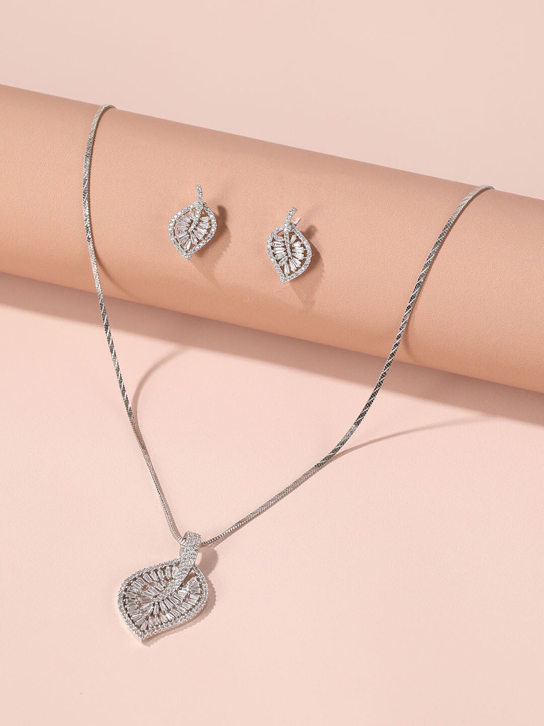 

XPNSV Silver-Plated Intricate Leaf Design Cubic Zirconia Studded Jewellery Set