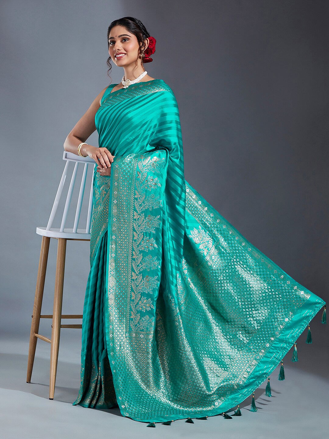

panchhi Striped Zari Satin Banarasi Saree, Green