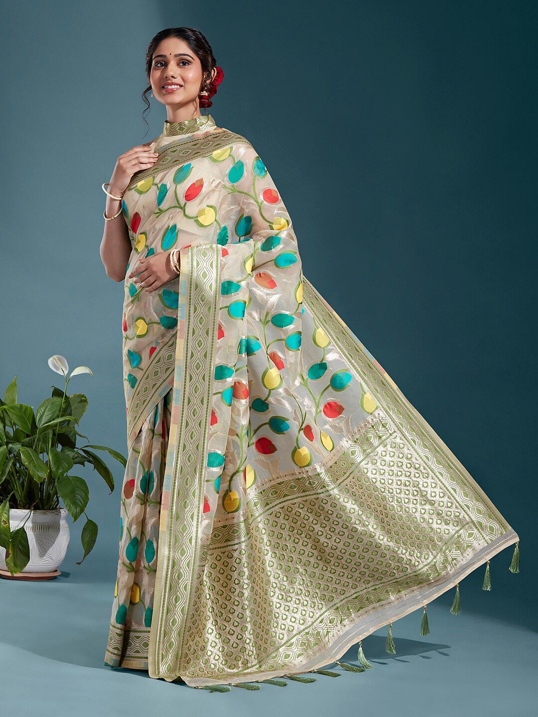 

panchhi Floral Woven Design Zari Organza Banarasi Saree, Green