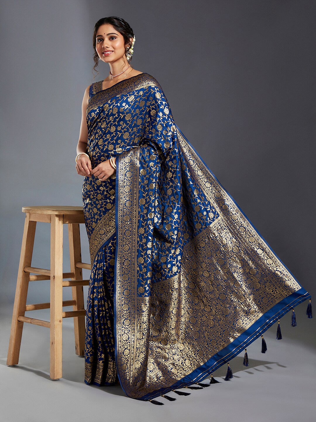 

panchhi Floral Woven Design Zari Satin Banarasi Saree, Navy blue