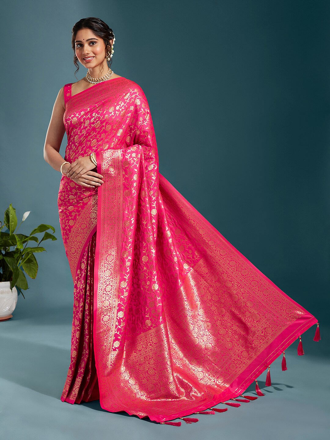 

panchhi Floral Woven Design Zari Satin Banarasi Saree, Pink