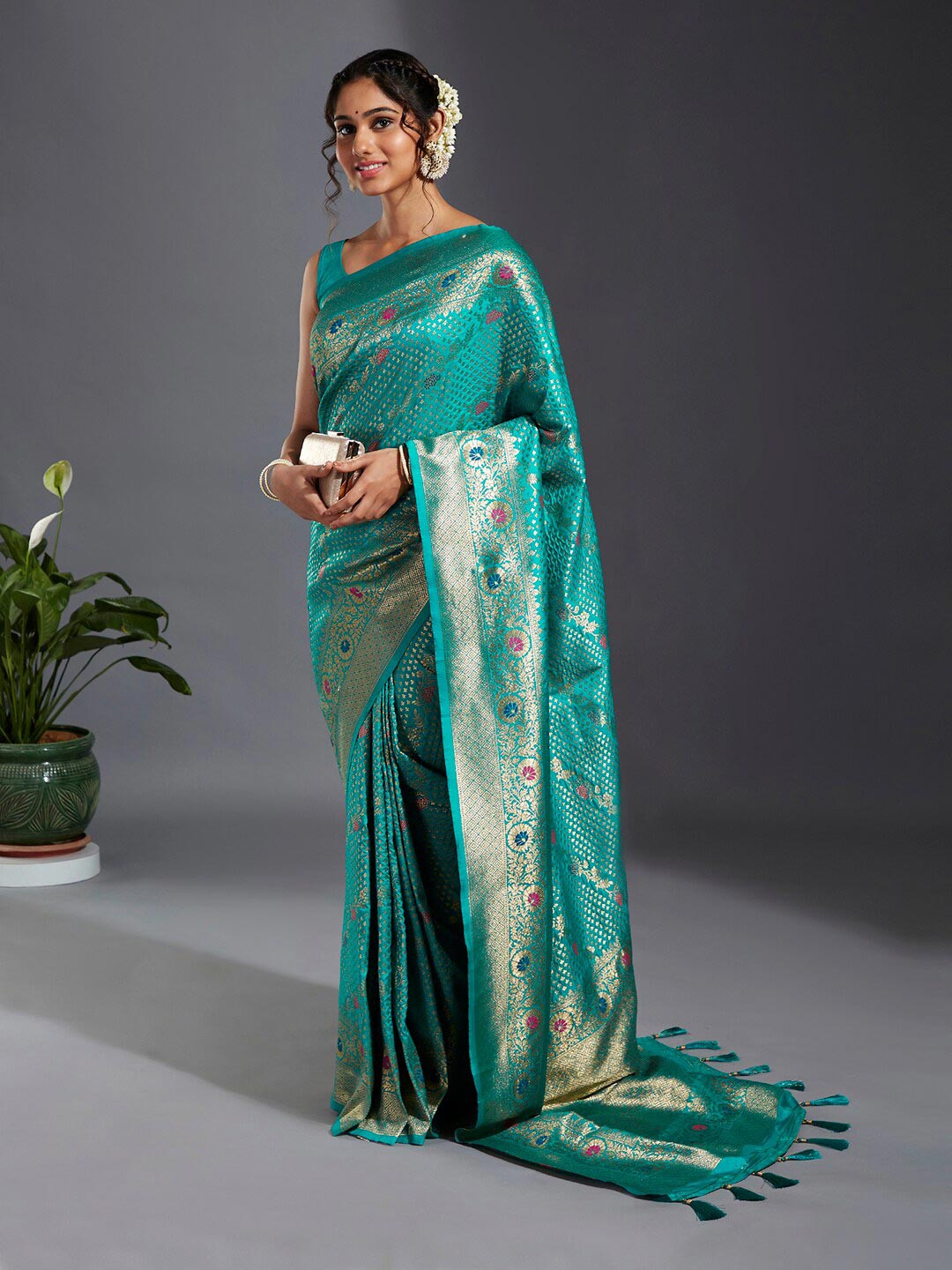 

panchhi Ethnic Woven Design Zari Satin Banarasi Saree, Green