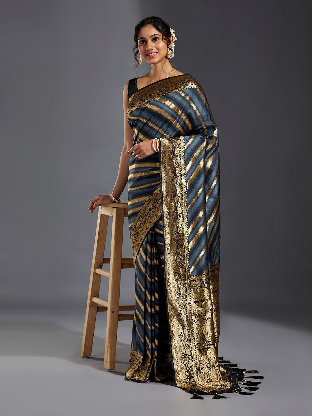 

panchhi Striped Zari Satin Banarasi Saree, Charcoal