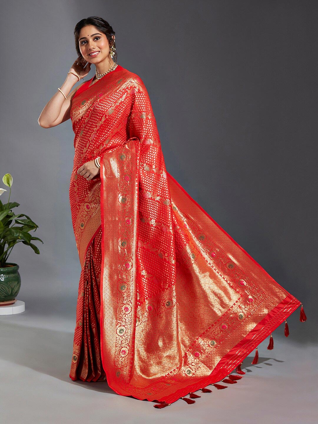 

panchhi Ethnic Woven Design Zari Satin Banarasi Saree, Red