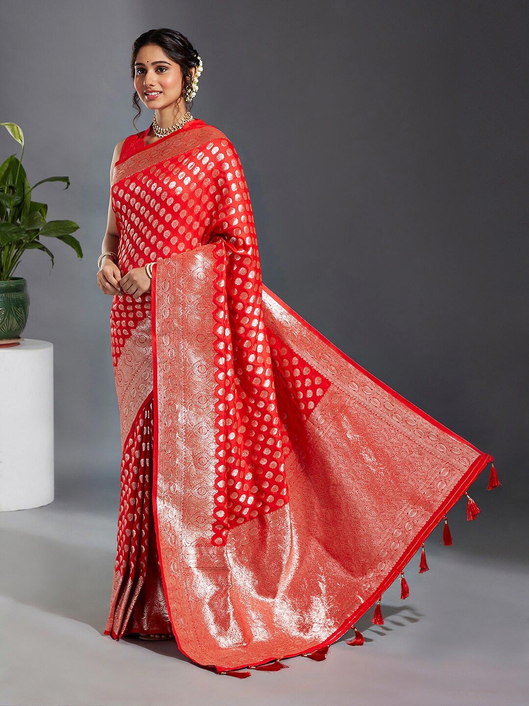 

panchhi Ethnic Woven Design Zari Satin Banarasi Saree, Red