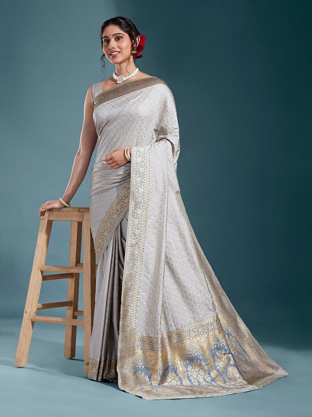 

panchhi Floral Woven Design Zari Satin Banarasi Saree, Silver
