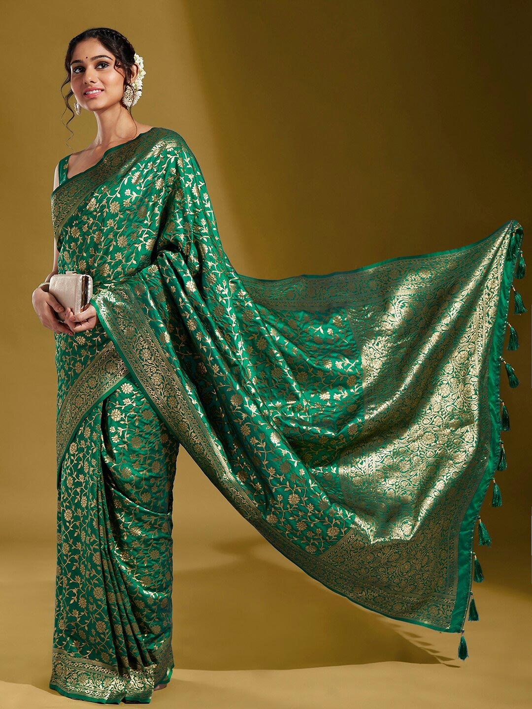 

panchhi Floral Woven Design Zari Satin Banarasi Saree, Green