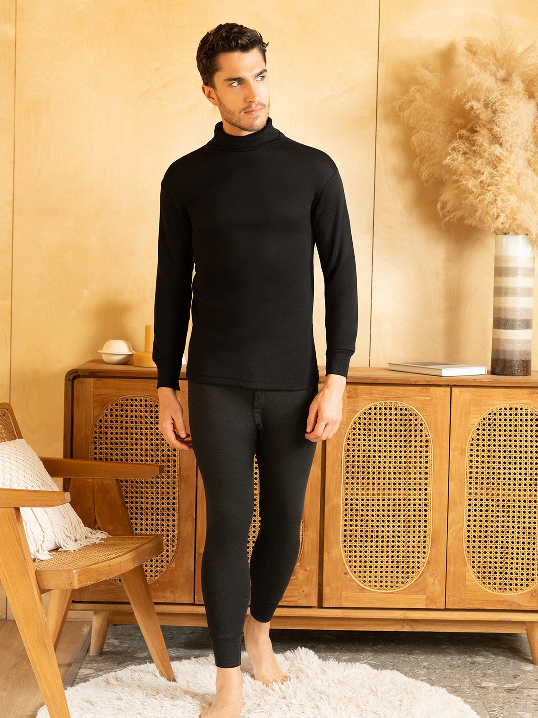 

Lux Cottswool Men Turtle Neck Thermal Set, Black