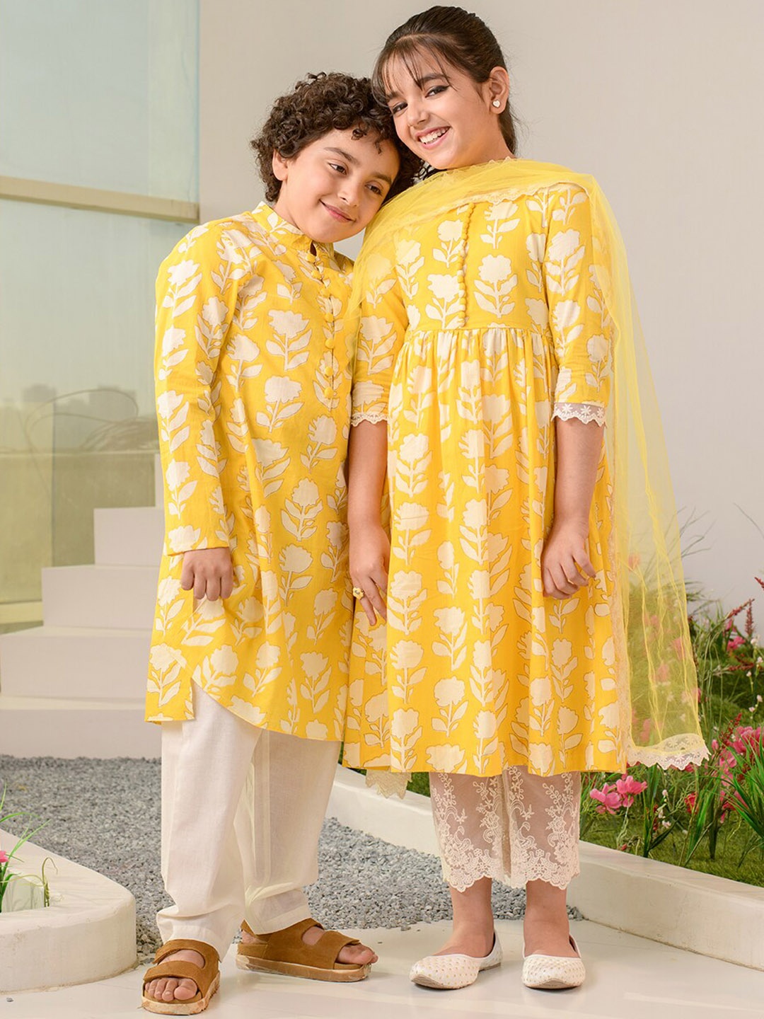 

pspeaches Girls Floral Printed Regular Pure Cotton Kurta with Pyjamas & Dupatta, Yellow