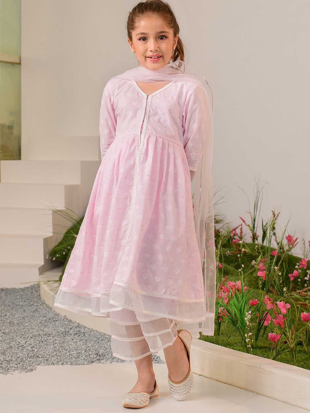 

pspeaches Girls Pink Ethnic Motifs Printed Regular Pure Cotton Kurta with Palazzos & With Dupatta