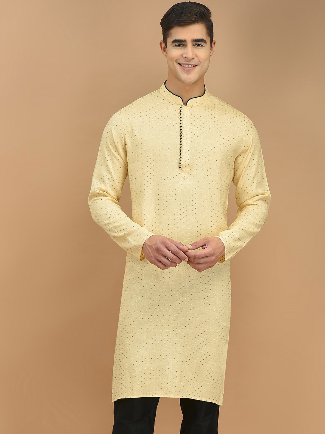 

DEYANN Mandarin Collar Geometric Embroidered Straight Jacquard Kurta, Yellow